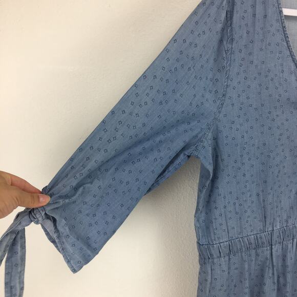 Susina L V-Neck Stripe Chambray Romper RK407723MI - Picture 6 of 14